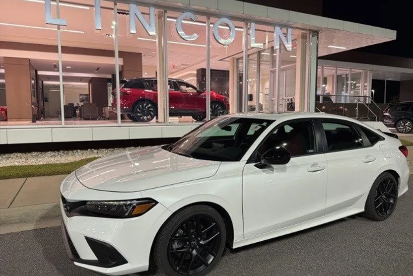 2024 Honda Civic Si photo 1