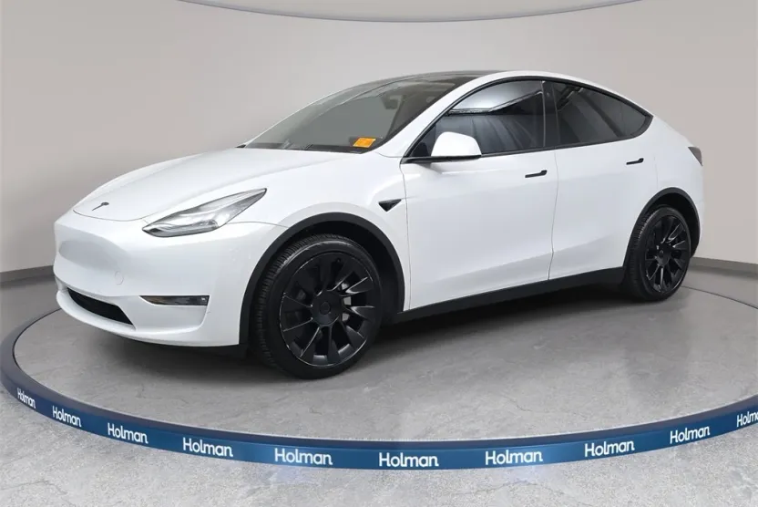 2022 Tesla Model Y Long Range photo 1
