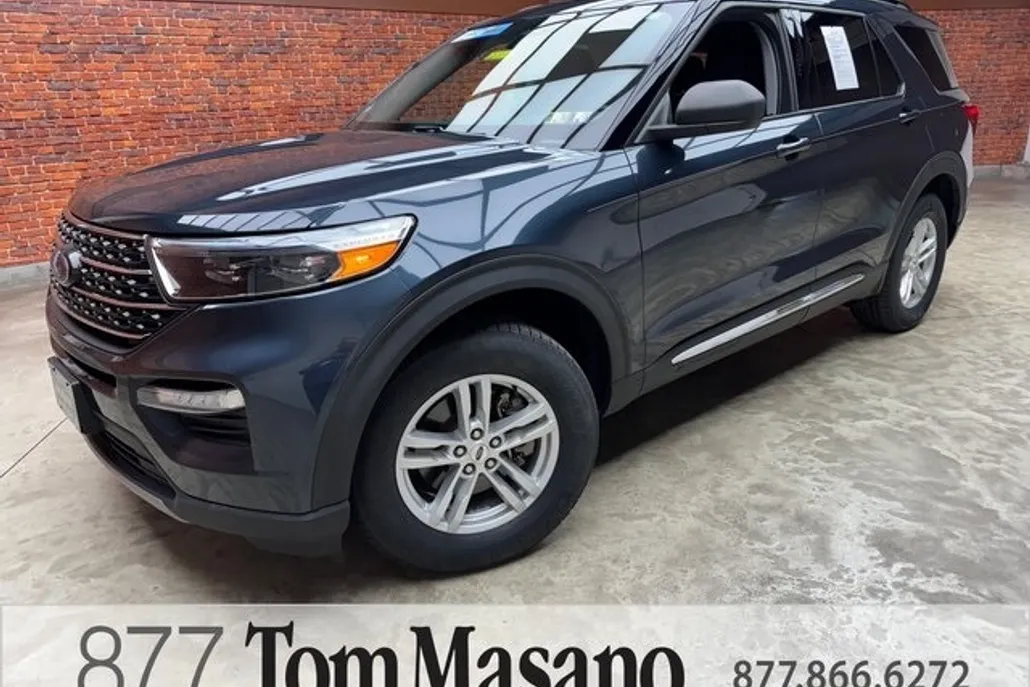 2022 Ford Explorer XLT photo 1