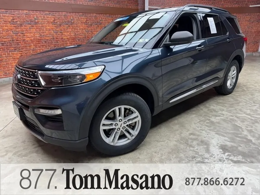 2022 Ford Explorer XLT photo 1