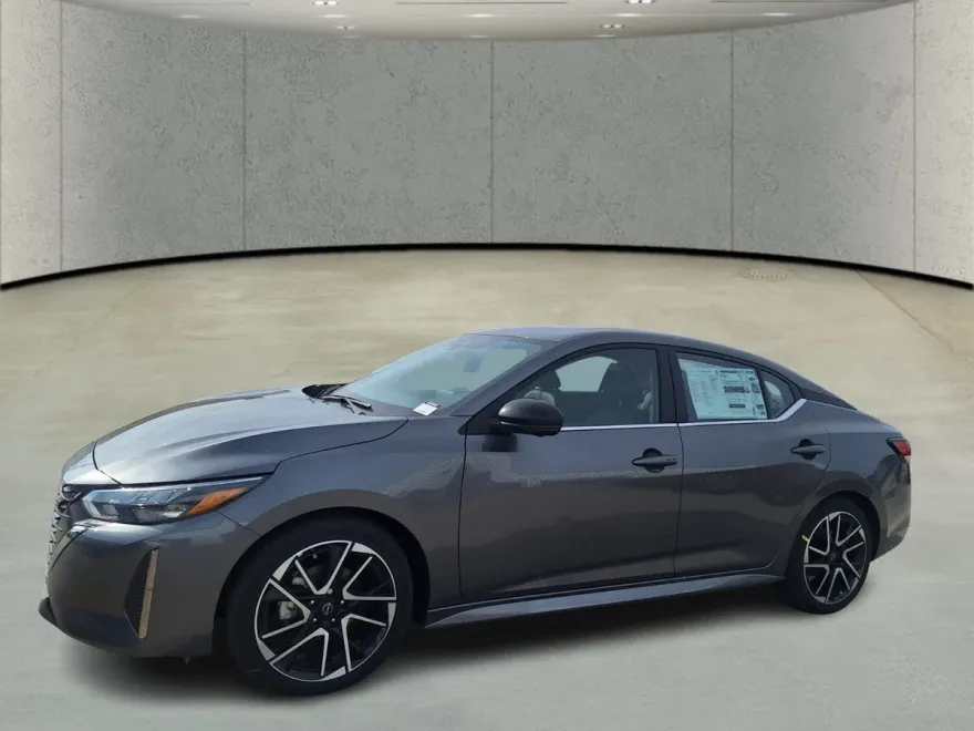 2025 Nissan Sentra SR photo 1