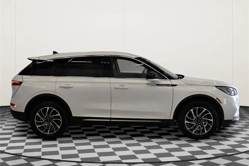2020 Lincoln Corsair Standard photo 1
