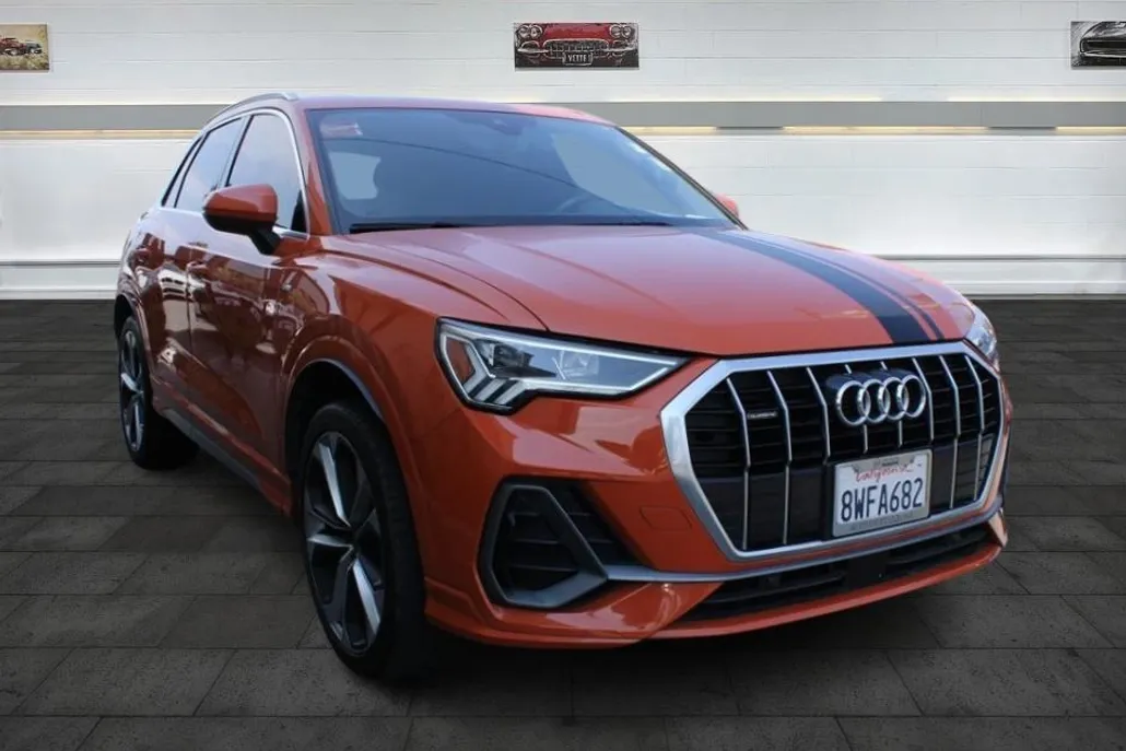 2020 Audi Q3 S line Premium Plus photo 1
