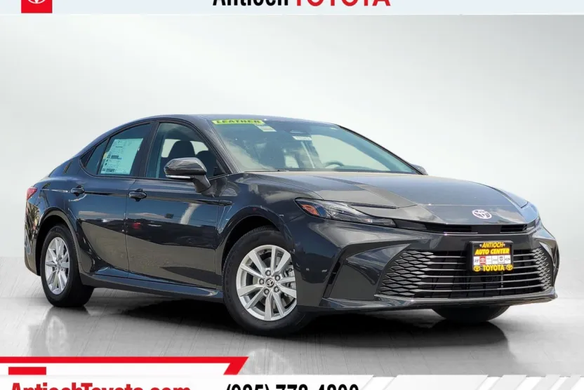 2025 Toyota Camry LE photo 1