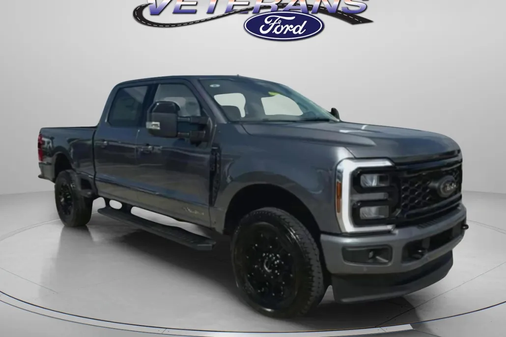 2025 Ford F-250 Lariat photo 1