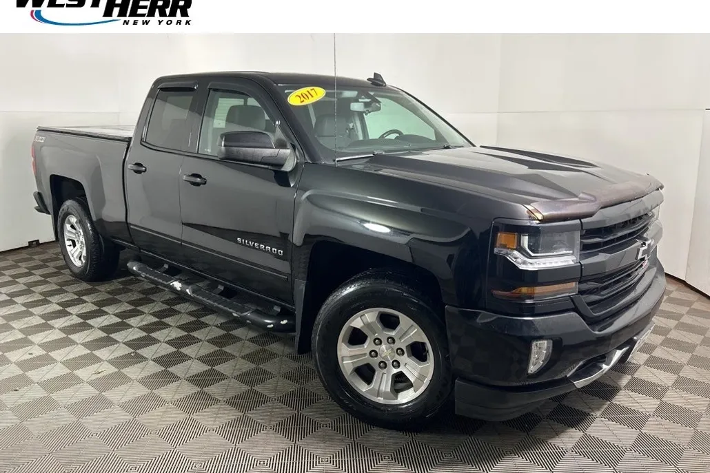 2017 Chevrolet Silverado 1500 LT2 photo 1