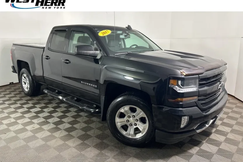 2017 Chevrolet Silverado 1500 LT2 photo 1