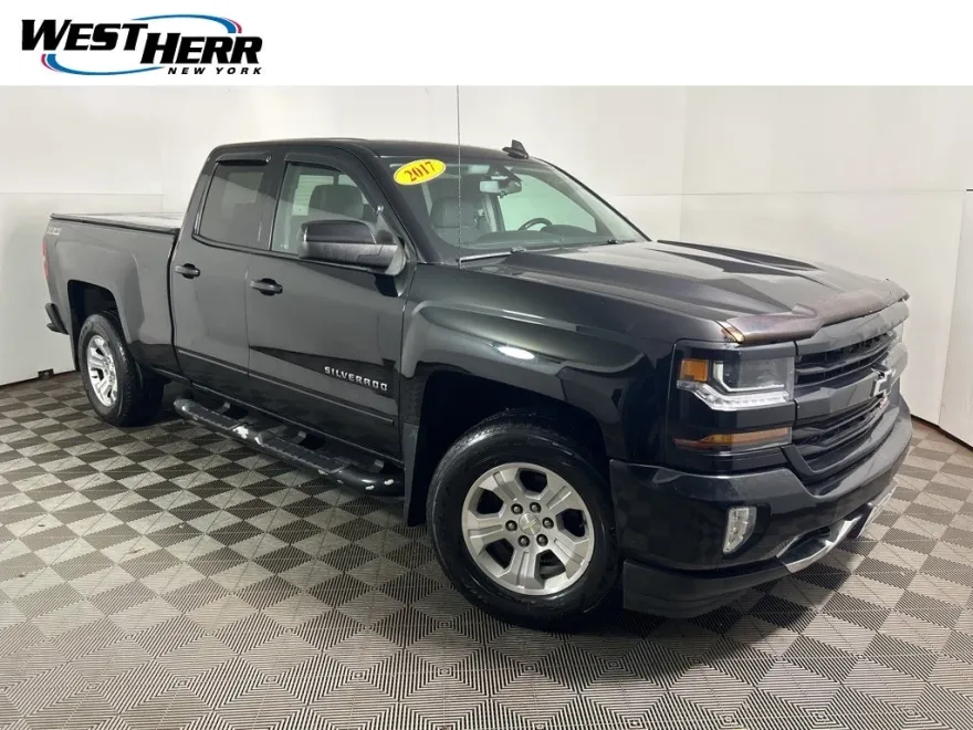 2017 Chevrolet Silverado 1500 LT2 photo 1