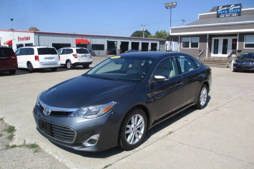 2015 Toyota Avalon XLE photo 1