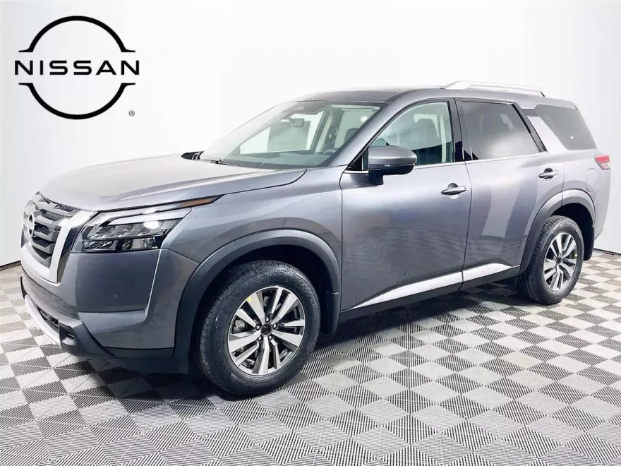 2025 Nissan Pathfinder SL photo 1