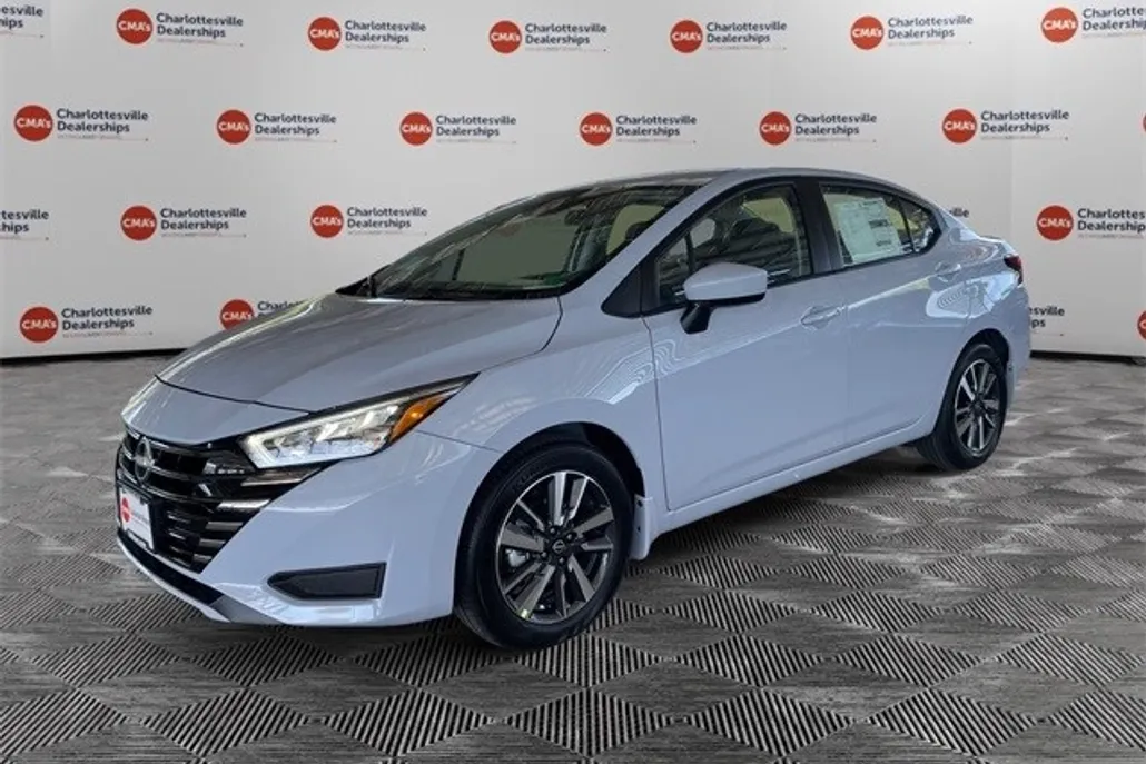 2025 Nissan Versa 1.6 SV photo 1