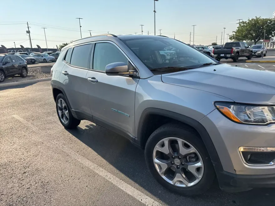 2021 Jeep Compass Limited photo 1