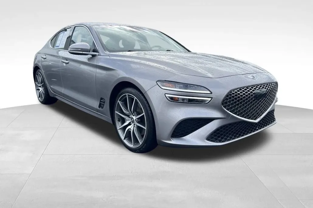 2023 Genesis G70 2.0T photo 1