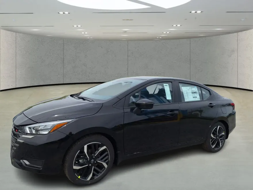 2025 Nissan Versa SR photo 1