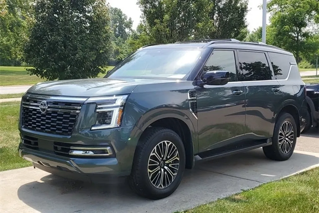 2025 Nissan Armada Platinum photo 1
