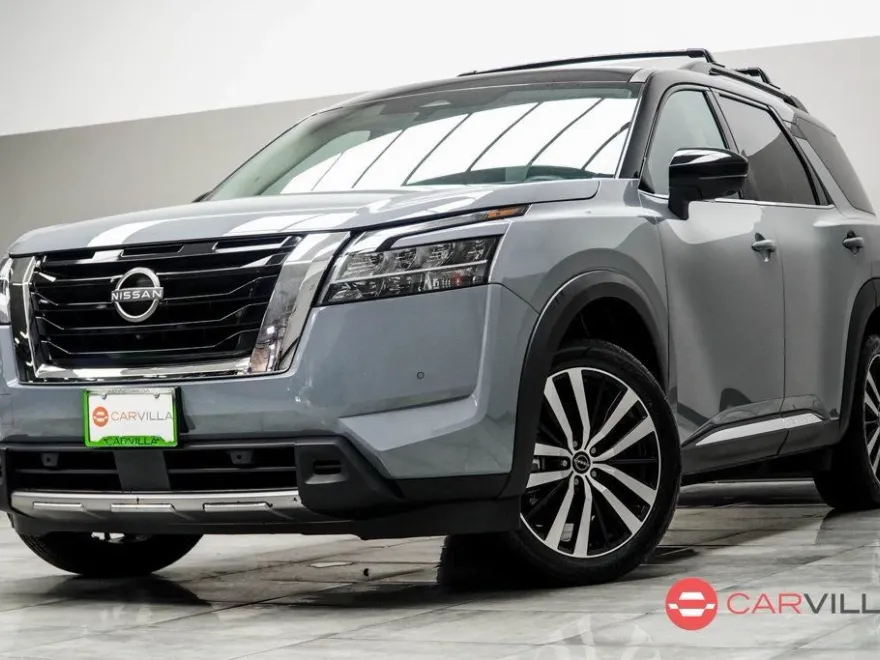 2023 Nissan Pathfinder Platinum photo 1