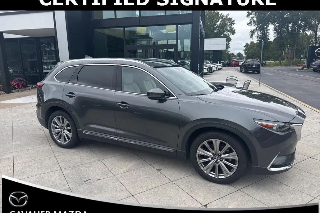 2022 Mazda CX-9 Signature photo 1