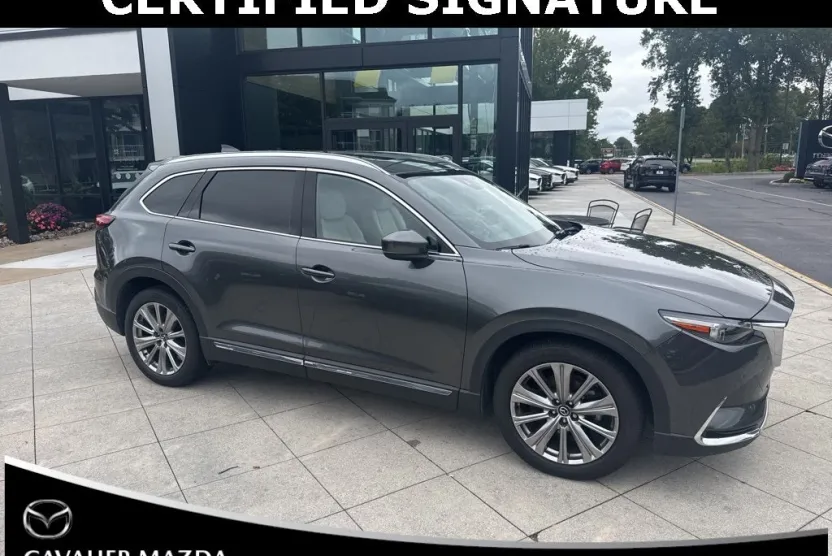 2022 Mazda CX-9 Signature photo 1