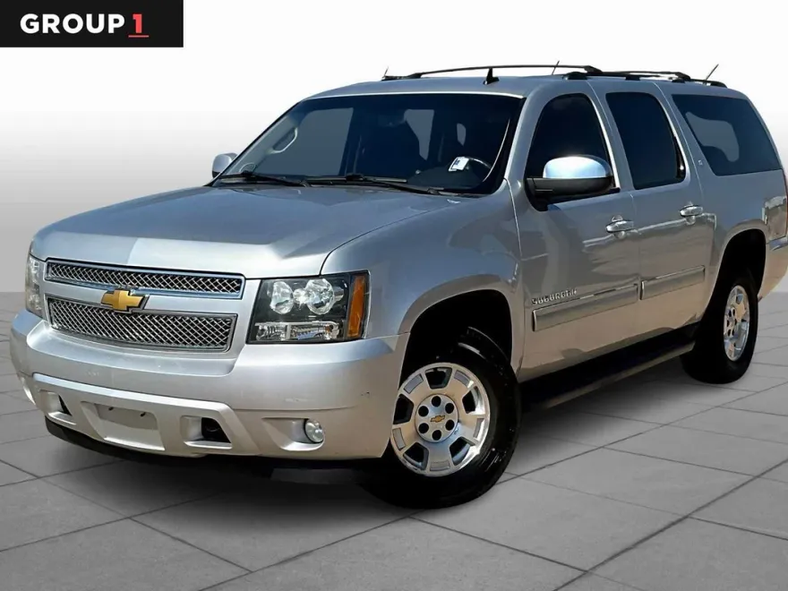 2012 Chevrolet Suburban LT photo 1