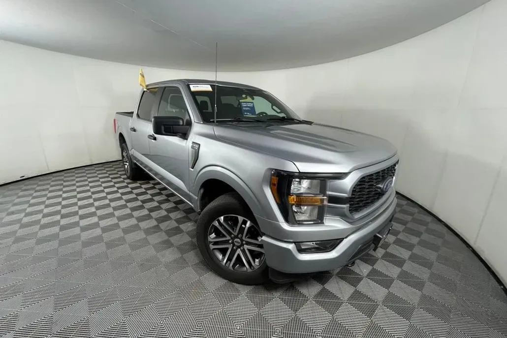 2023 Ford F-150 XL photo 1