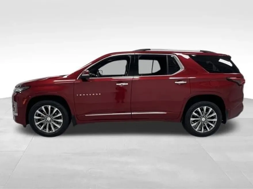2023 Chevrolet Traverse Premier photo 1