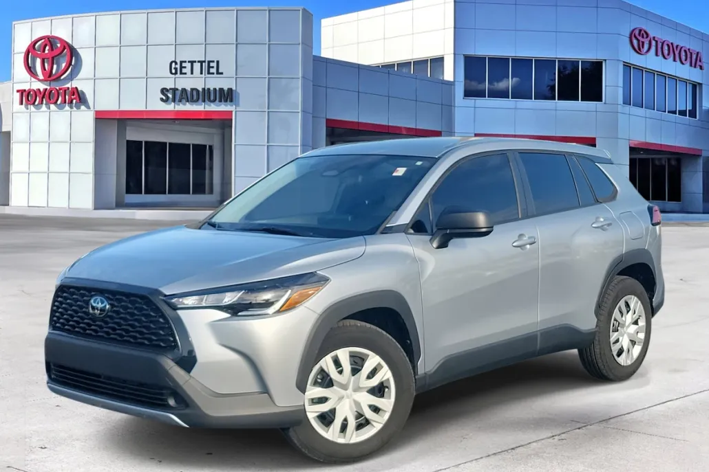 2023 Toyota Corolla Cross L photo 1