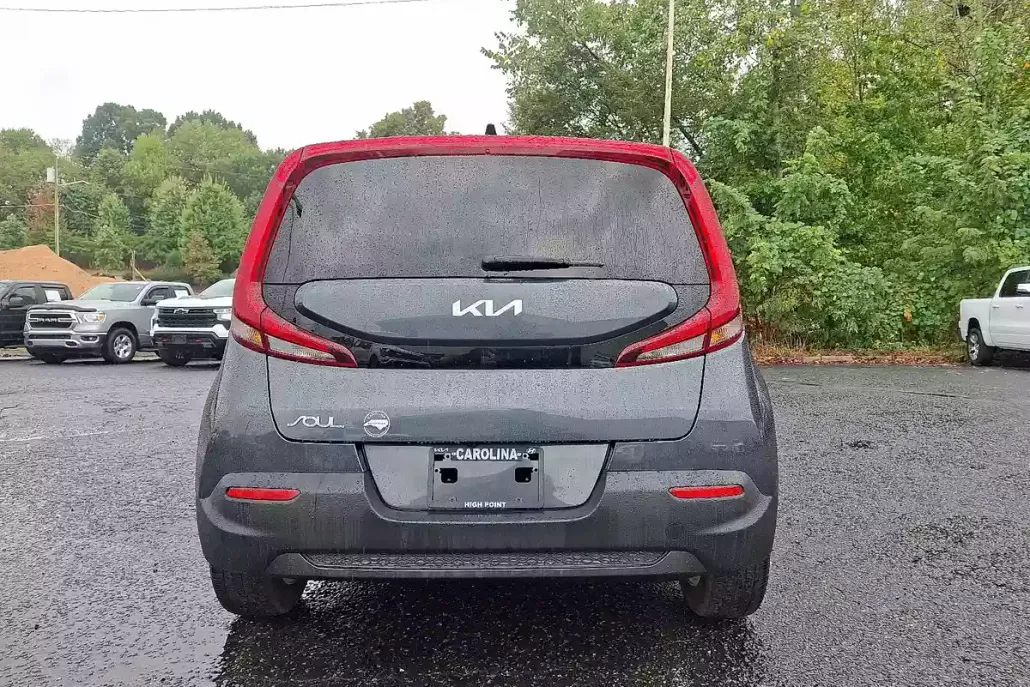 2022 Kia Soul LX photo 1