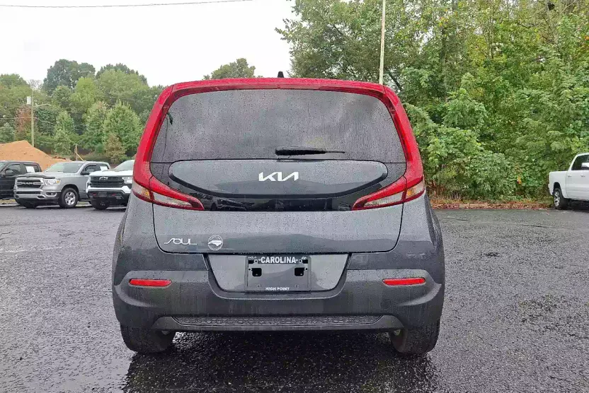 2022 Kia Soul LX photo 1