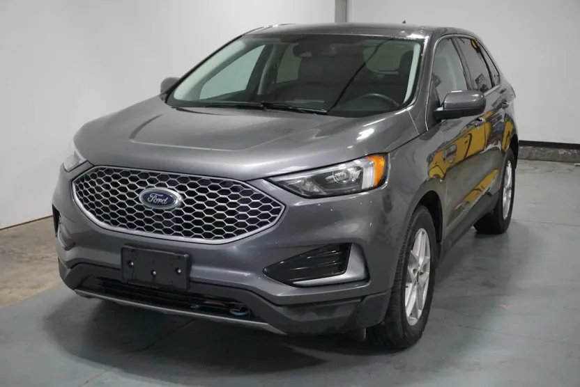 2023 Ford Edge SEL photo 1