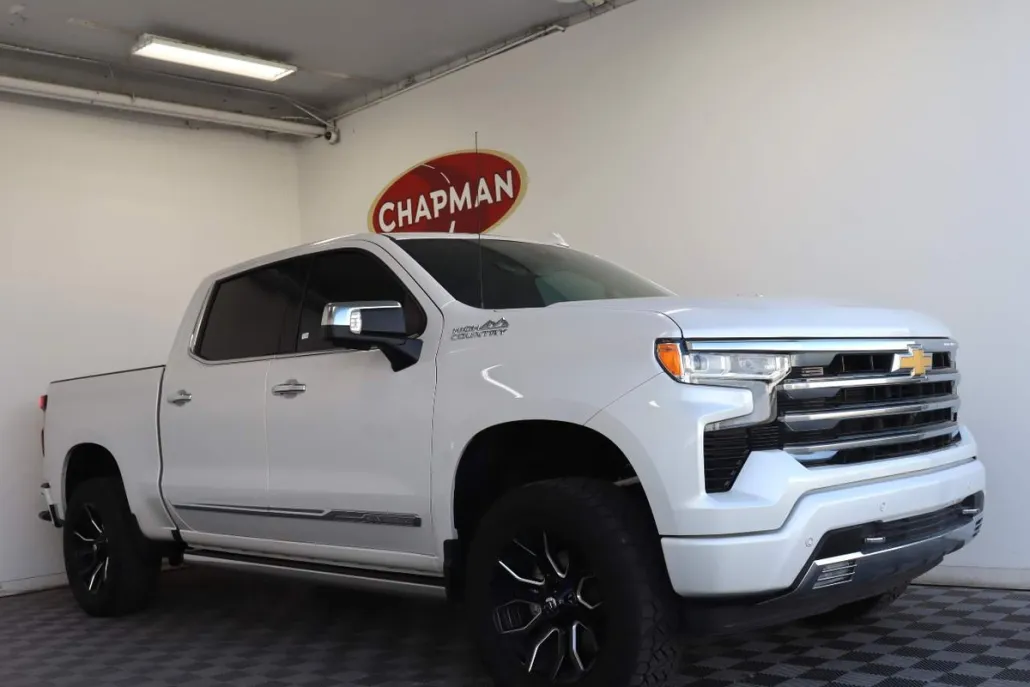 2023 Chevrolet Silverado 1500 High Country photo 1