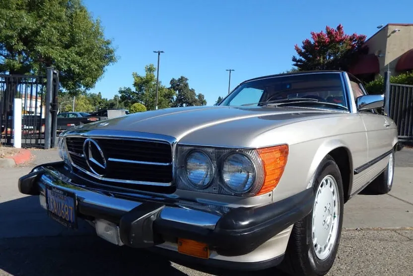 1987 Mercedes Benz 560 photo 1