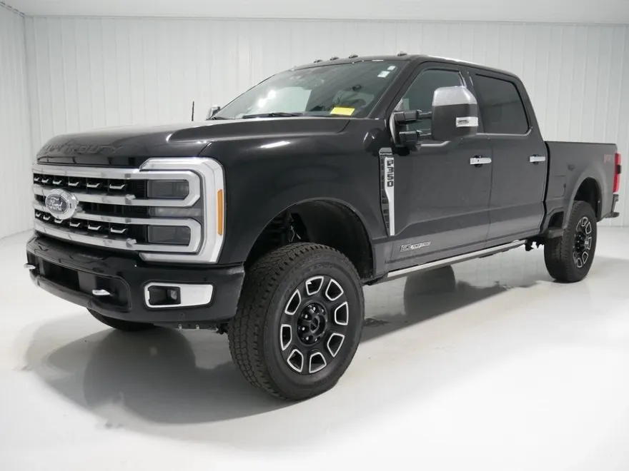 2023 Ford F-350 Platinum photo 1