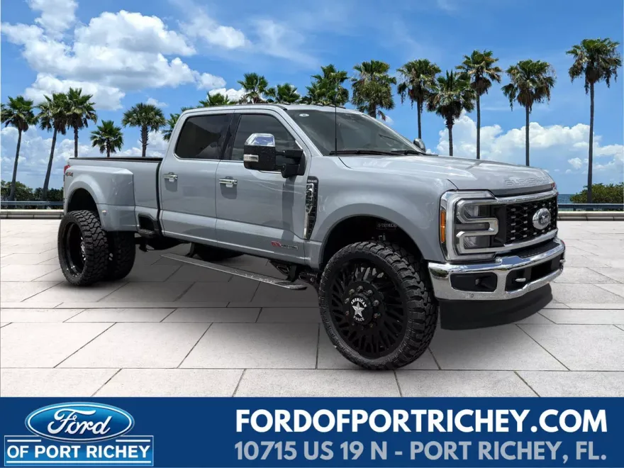 2024 Ford F-350 King Ranch photo 1