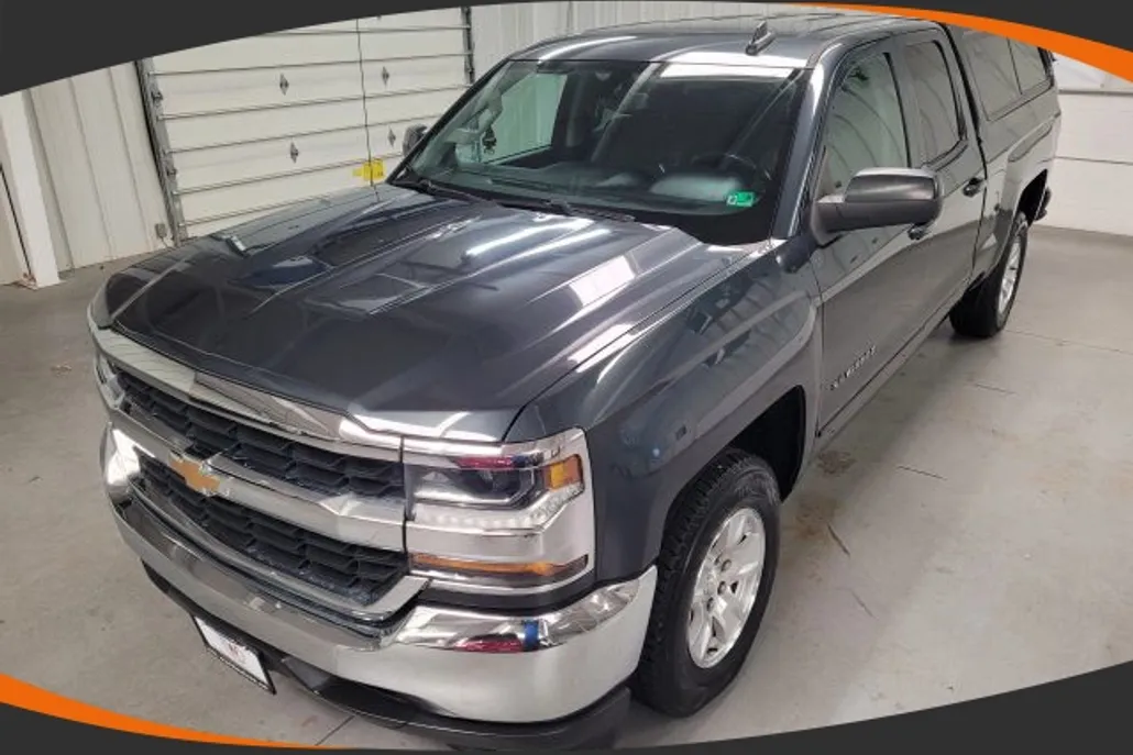 2018 Chevrolet Silverado 1500 LT photo 1