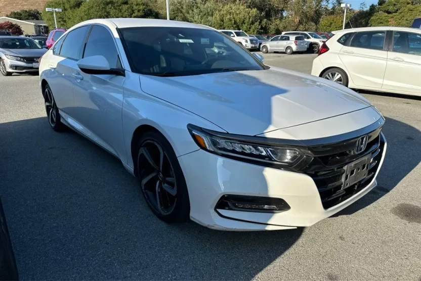 2019 Honda Accord Sport photo 1