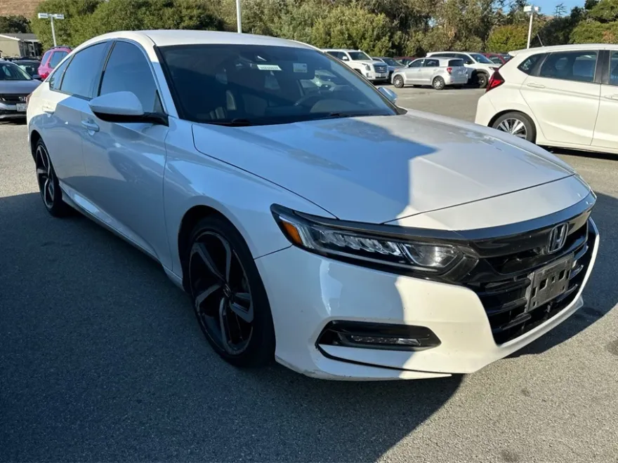 2019 Honda Accord Sport photo 1