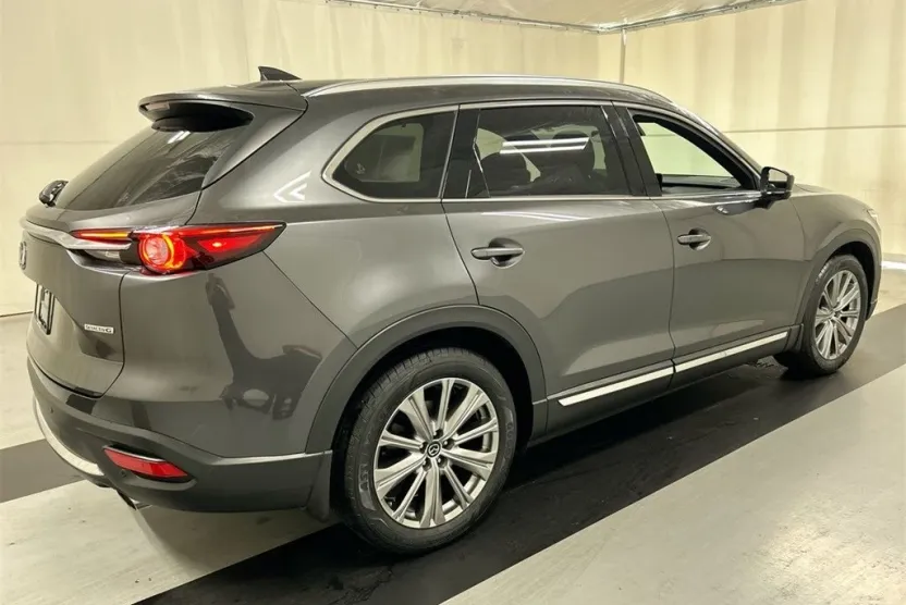 2022 Mazda CX-9 Signature photo 1