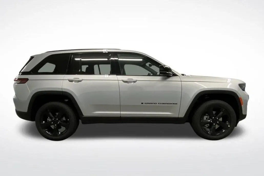 2025 Jeep Grand Cherokee Limited photo 1