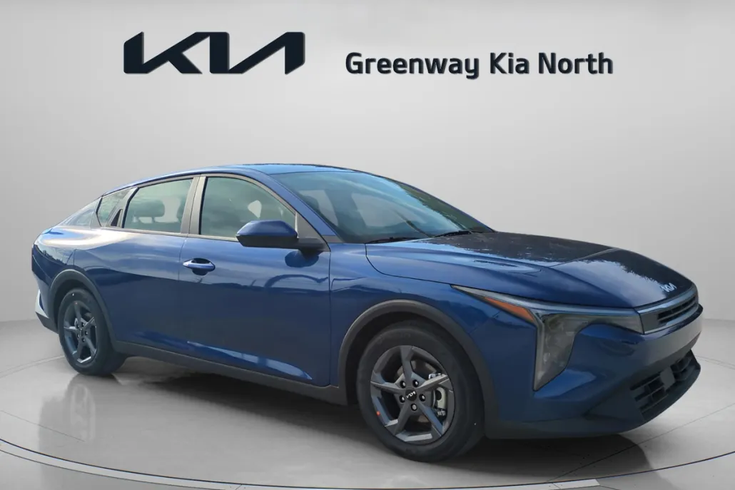 2025 Kia K4 LXS photo 1