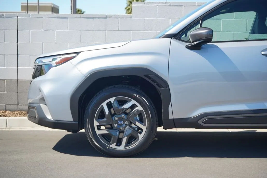 2025 Subaru Forester Limited photo 1