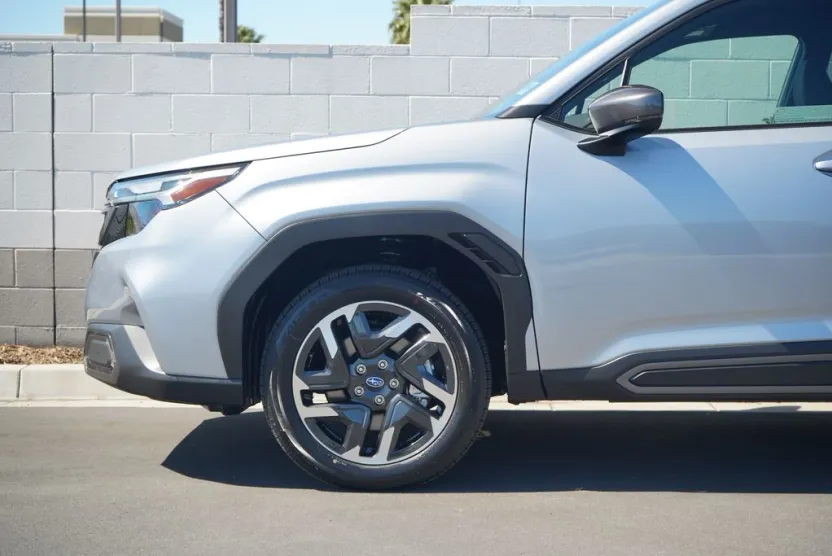 2025 Subaru Forester Limited photo 1