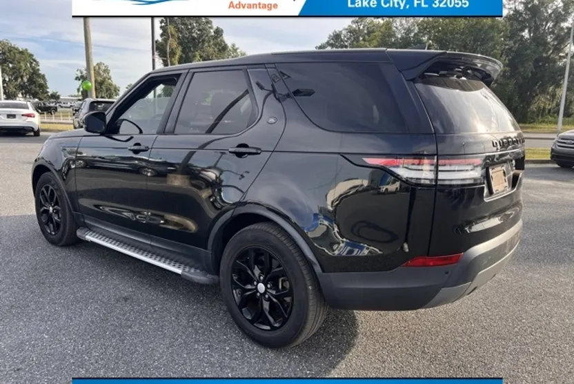 2018 Land Rover Discovery SE photo 1