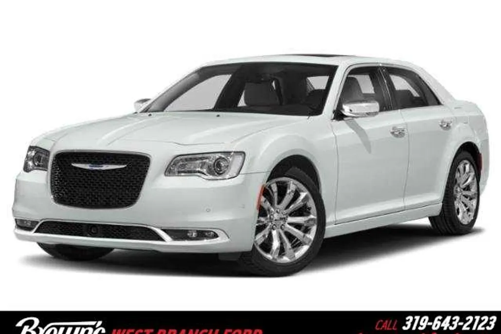 2018 Chrysler 300 Touring photo 1