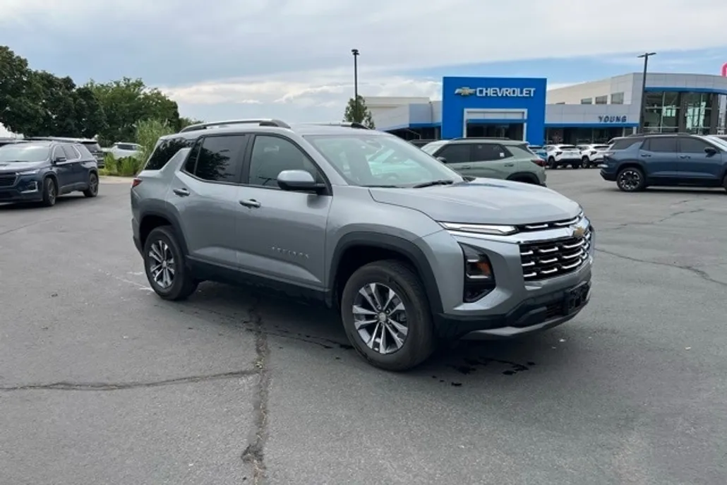 2025 Chevrolet Equinox LT photo 1