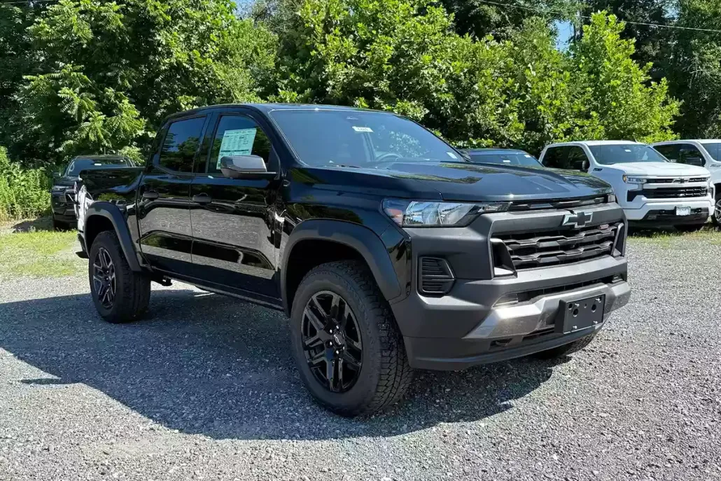 2025 Chevrolet Colorado Trail Boss photo 1