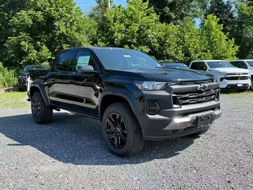 2025 Chevrolet Colorado Trail Boss photo 1
