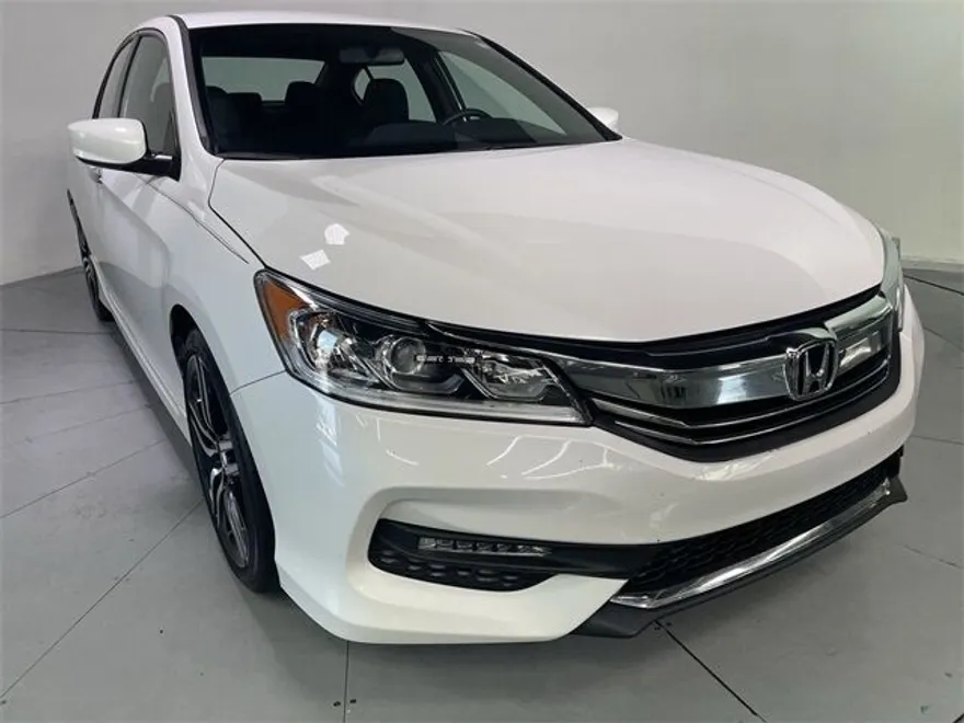 2016 Honda Accord Sport photo 1