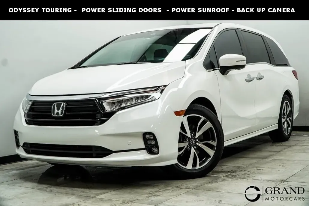 2022 Honda Odyssey Touring photo 1