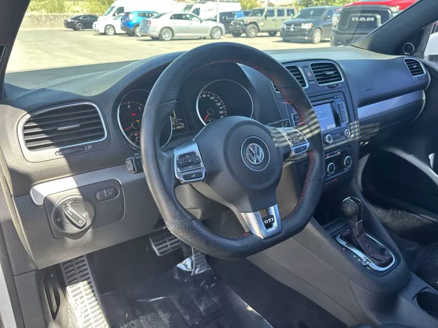 2012 Volkswagen Golf GTI photo 2