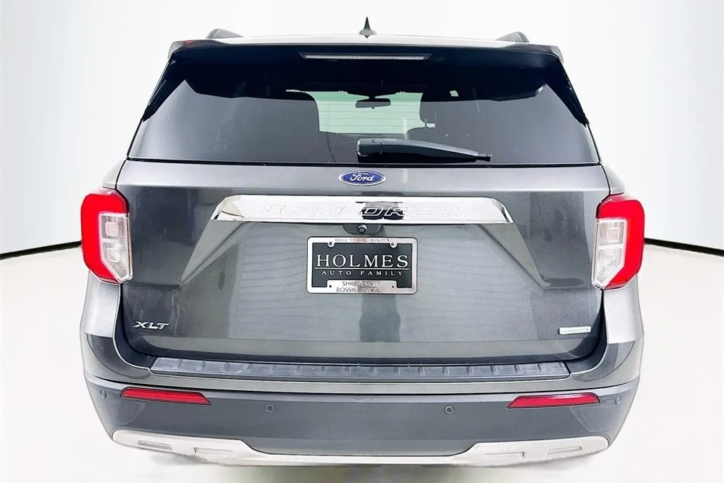 2020 Ford Explorer XLT photo 1